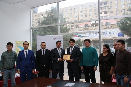 Parlament jurnalistləri Fuad Muradovun seçki qərargahında oldu – FOTOLAR