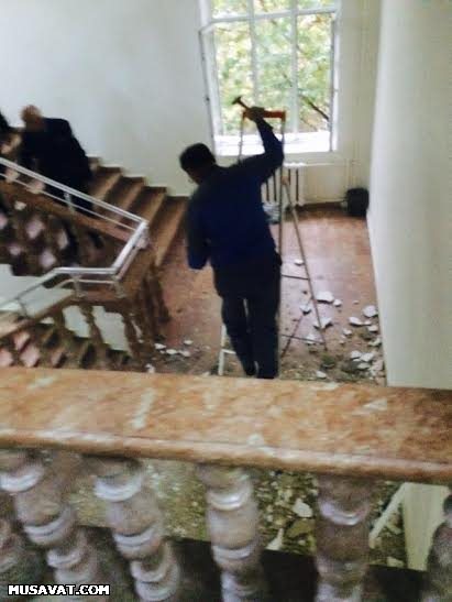 Azərbayacan Dillər Universitetinin tavanı çökdü - FOTOLAR