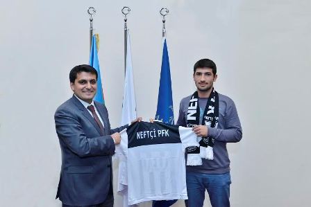  “Neftçi” PFK-nın İcraçı direktoru BANM-in futbol həvəskarları ilə görüşüb 