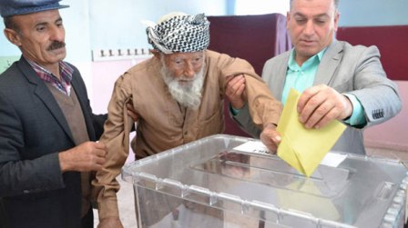 130 yaşlı seçici səs verdi 
