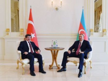 İlham Əliyevdən Davudoğluna təbrik 