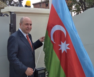 Eldar Həsənov: “Mən xilaskar deyiləm”