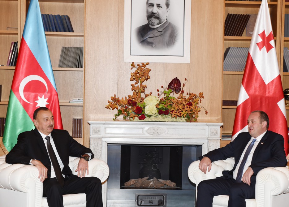 İlham Əliyev və gürcü həmkarı Marneulidə tədris mərkəzində olublar