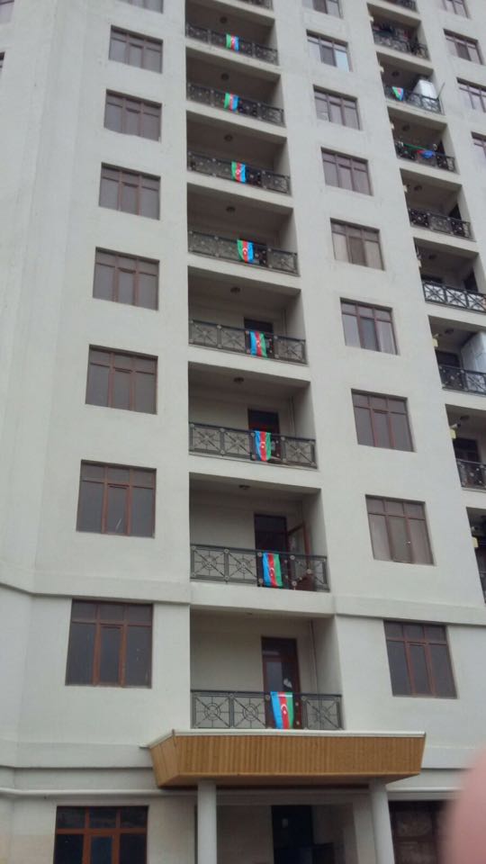 Bayraq günü jurnalistlərin binasında belə qeyd edildi - FOTO