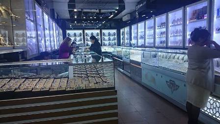 Dolların bahalaşması Azərbaycanın qızıl bazarını da “vurub” - REPORTAJ