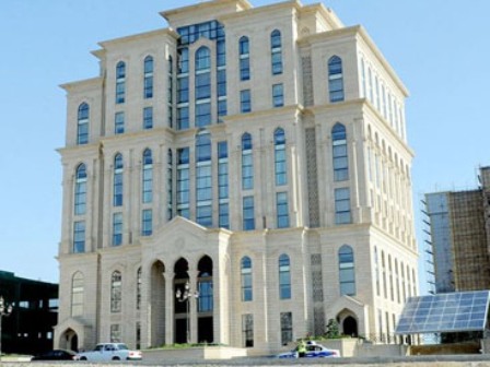 MSK yeni seçilən deputatların şəkillərini yığır 