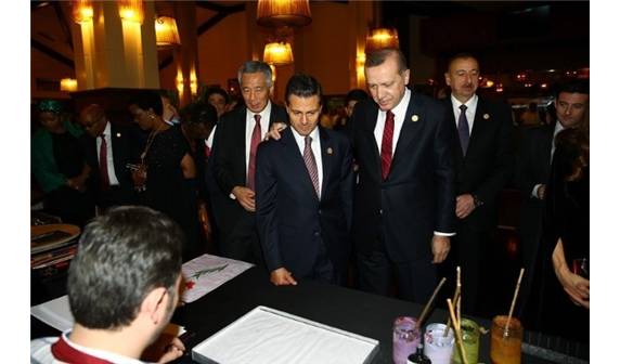 Əliyevlər Antalyada şam yeməyində