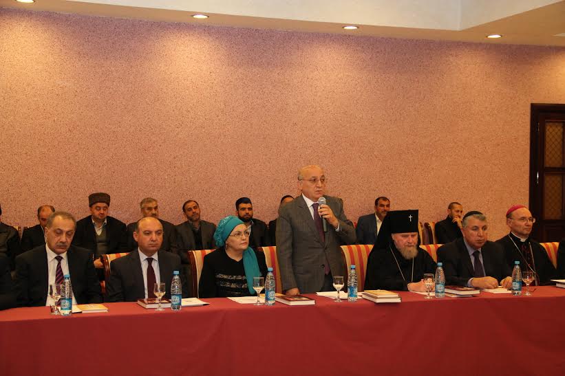 Azərbaycanda 9 dini icmaya şəhadətnamə verilib