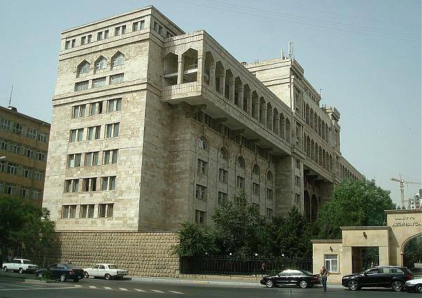 Macarıstanın Azərbaycandakı səfiri Tibb Universitetində olub