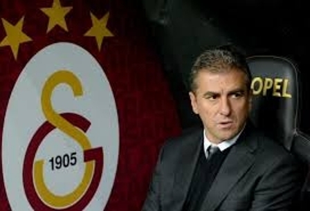  “Qalatasaray” baş məşqçi ilə yollarını ayırıb 