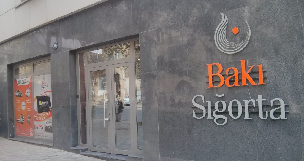 Məcburi köçkün Bakı Sığorta Şirkətindən şikayətçidir 