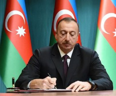 Prezident Eldar Nuriyevi təltif etdi 
