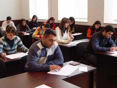 Bu gün müəllimlər imtahan verir