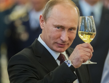 Putin öz maaşını 10 faiz azaltdı