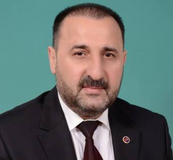 Eks-deputat baş redaktoru otağından qovdu