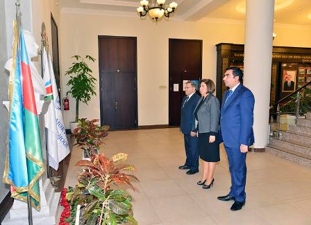 Bakı Ali Neft Məktəbində Heydər Əliyevin xatirəsi anıldı - FOTO