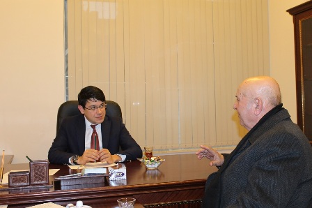 Fuad Muradov seçiciləri Milli Məclisdə qəbul edib 