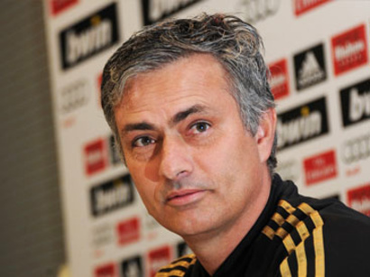 Mourinyo “Çelsi”dən qovuldu