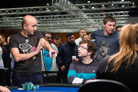 Azərbaycanlı qumarbaz pokerdə 400 min avro uddu - VİDEO