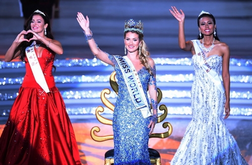 2015-ci ilin dünya gözəli seçilib - FOTO