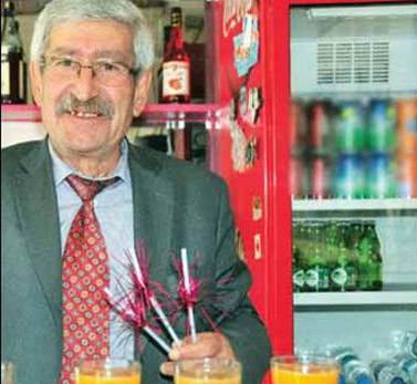 Müxalifət liderinin qardaşı bar işlədir