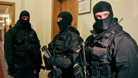 Xüsusi xidmət orqanlarına qadınlara və uşaqlara qarşı atəş açmağa icazə verildi