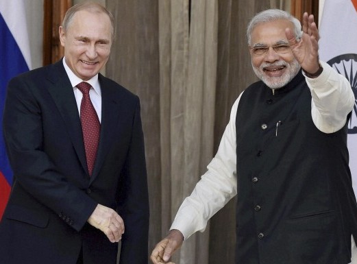 Hindistan baş naziri Putinə əlyazma və qılınc hədiyyə etdi