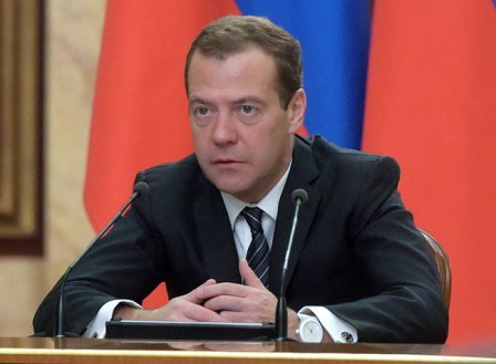 Medvedev Rusiya şirkətlərinə türk işçi götürməyə icazə verdi