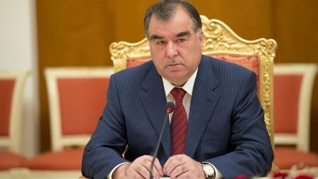 Tacikistan prezidenti özünü “millətin lideri” təyin etdi