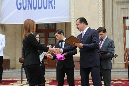 Gəncədə 1000 nəfər Qarabağ əlilinə bayram sovqatı verilib - FOTO