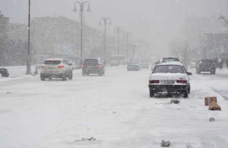 Bakıya qar yağıb