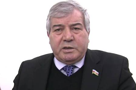 “Səfirlər və deputatlar arasında dünyadan xəbəri olmayanlar var”