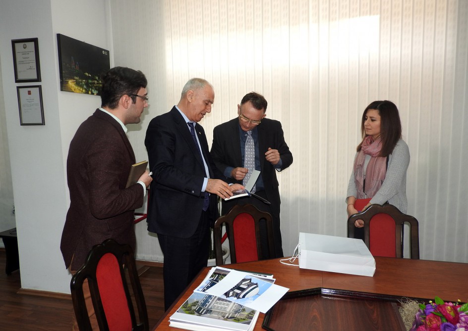 İsrailin Azərbaycandakı səfiri AzərTAc-ın baş direktoru ilə görüşüb - FOTO