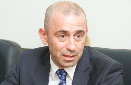 Vahid Mustafayev kütləvi ixtisarlara başladı