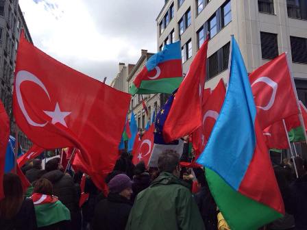 Diaspor gücümüz ürəkaçan deyil, komitə isə tərifləyir 