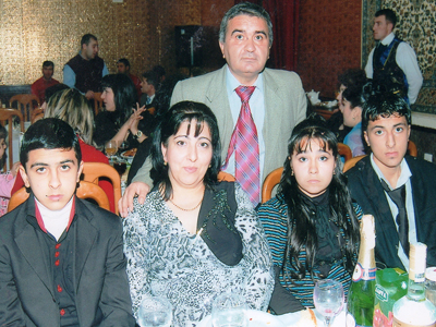 Mərhum yazıçı Eyvaz Əlləzoğlunun övladları aclıq etmək istəyirlər