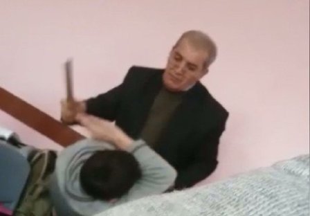Sumqayıtda şagirdi döyən müəllimlə bağlı son qərar veriləcək 