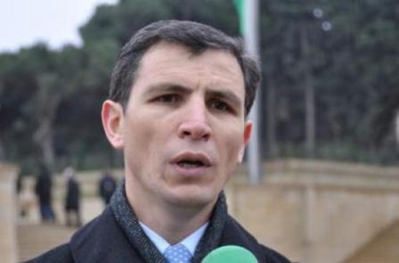 ”Ünsiyyət "köpəkoğlu" şəklində ola bilməz”  