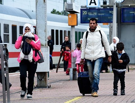 Almaniya miqrantlara görə vergiləri artıracaq