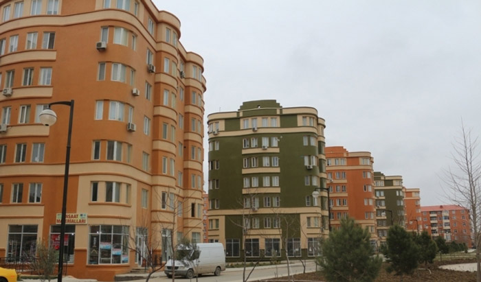 Daşınmaz əmlak bazarında qiymətlər təxminən 2 dəfəyə yaxın enib 