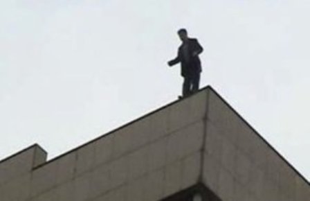 "Semaşko"da xəstə özünü 5-ci mərtəbədən atdı