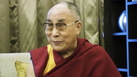 Tibetin dini lideri xəstəxanaya yerləşdirildi