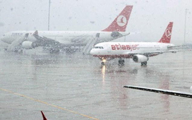 İstanbul- Bakı aviareysi təxirə salındı