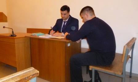 Azərbaycanlı xanımdan rüşvət tələb edən xidmət rəhbəri həbs olundu