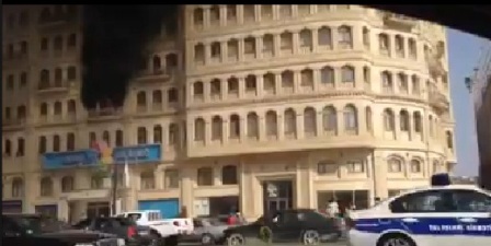   Paytaxtdakı məşhur ticarət mərkəzi yanıb 