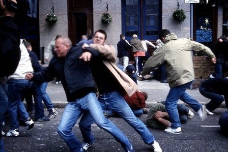Bakıda kütləvi DAVA: 3 polis yaralandı 