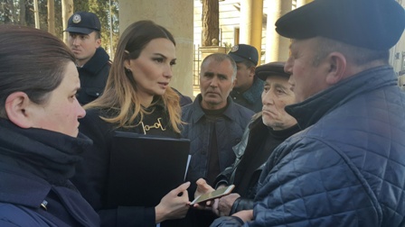 Tovuzlular deputata “Azəriqaz”dan şikayət etdilər 