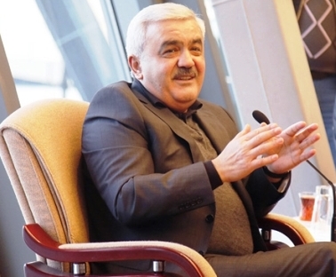 Rövnəq Abdullayev 40 manat borcu necə bağışladı - VİDEO