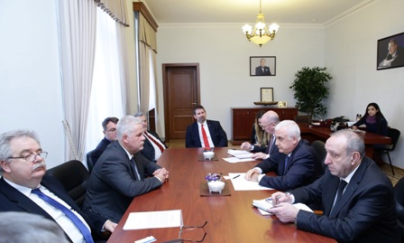 ”Son 12 ildə iqtisadiyyata 200 milyard dollar sərmayə qoyulub”-İsmət Abbasov