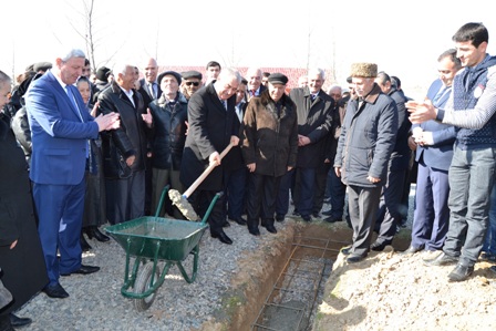 Məcbur köçkünlər üçün bazar tikilir